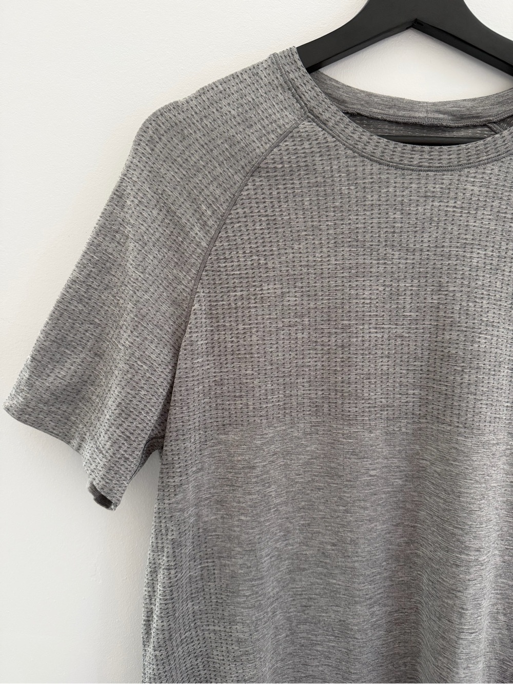 Lululemon Men’s Metal Vent Tech Short Sleeve Shirt, Size Medium